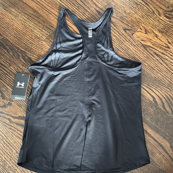 Under Armour women’s workout tank - Picture 7 of 9